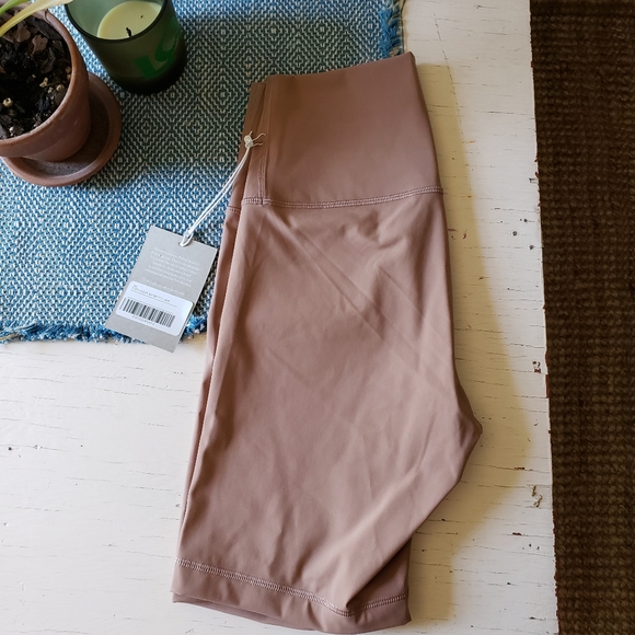 Everlane The Perform Bike Short Size Small in Cocoa - Picture 3 of 3